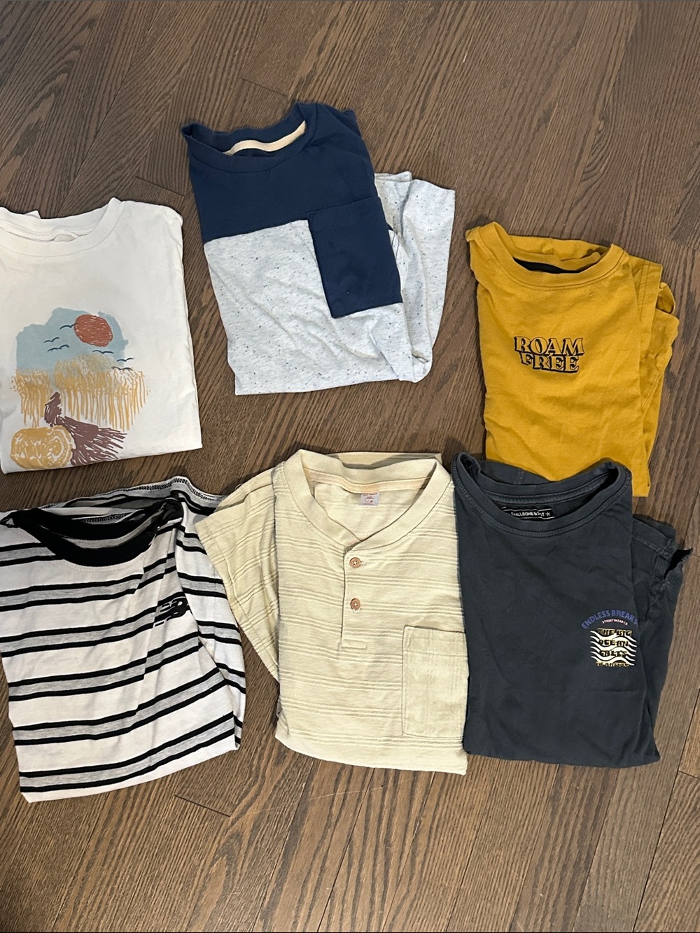 Set of 6 Kids T-Shirts size 10-12 (Large) - Joe Fresh, New Balance Bundle